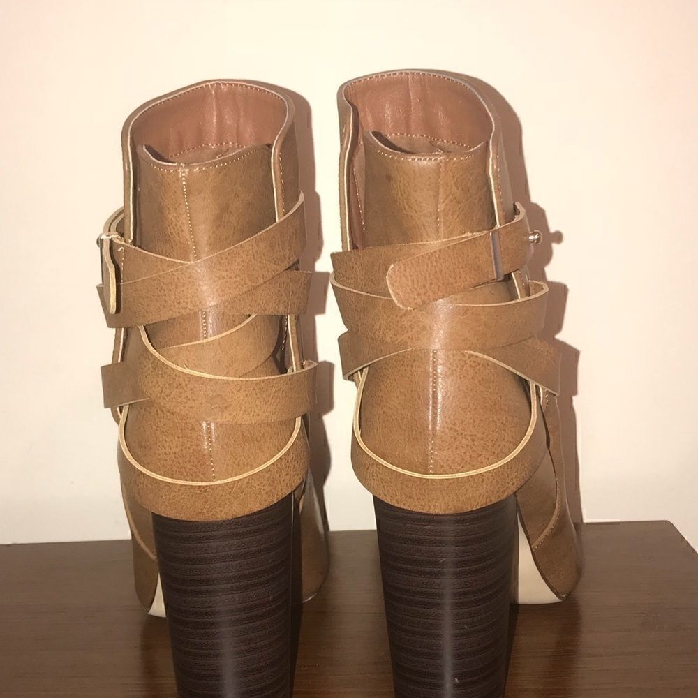 NWOT wrap around Catalina bootie - Picture 3 of 5